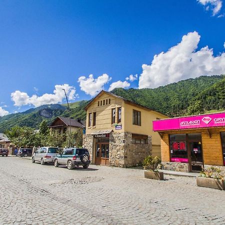 Eka&Nino Guesthouse Μέστια Εξωτερικό φωτογραφία