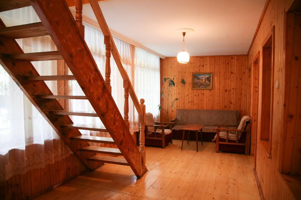 Eka&Nino Guesthouse Μέστια Εξωτερικό φωτογραφία