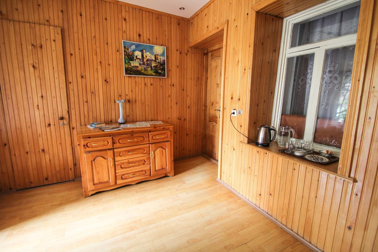 Eka&Nino Guesthouse Μέστια Εξωτερικό φωτογραφία