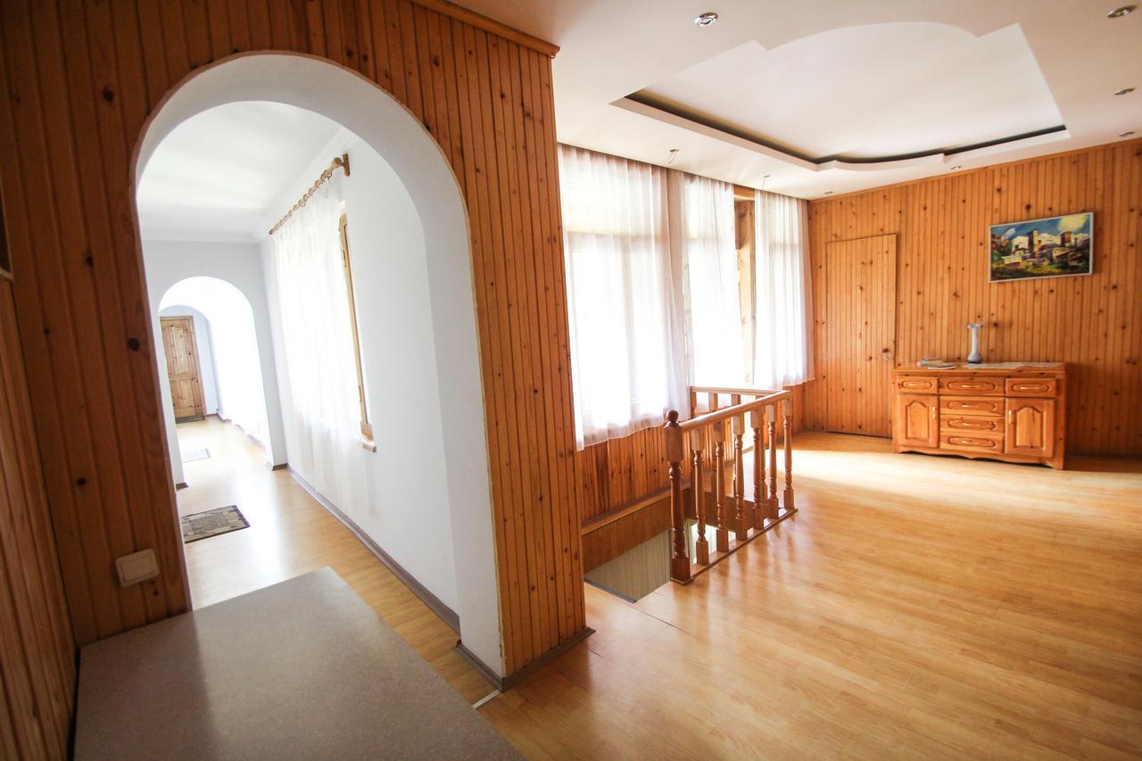 Eka&Nino Guesthouse Μέστια Εξωτερικό φωτογραφία